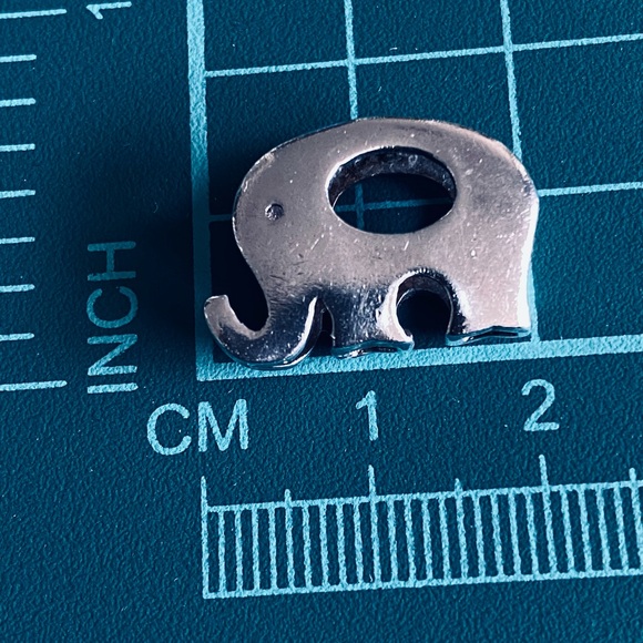 STERLING SILVER ELEPHANT CHARM/PENDANT WITH BOX CHAIN - Picture 5 of 6